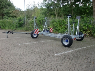WHT 25-054-S-A mit Mittelstütze und Warntafeln (optional)